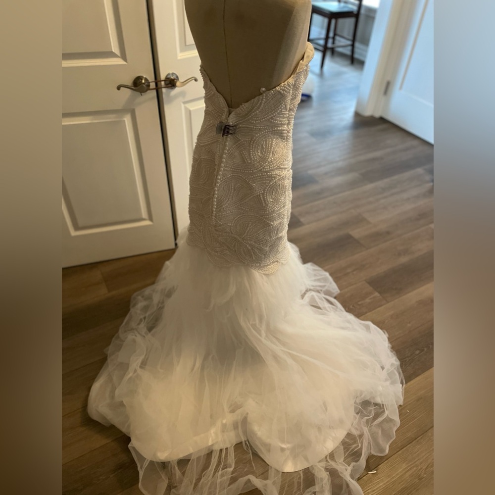 Source Unknown White Strapless Wedding Dress - Picture 11 of 16